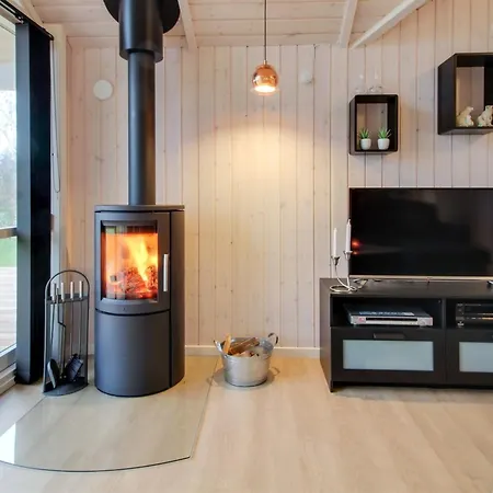 Gertrude - 1-1km To The Fjord By Interhome *
