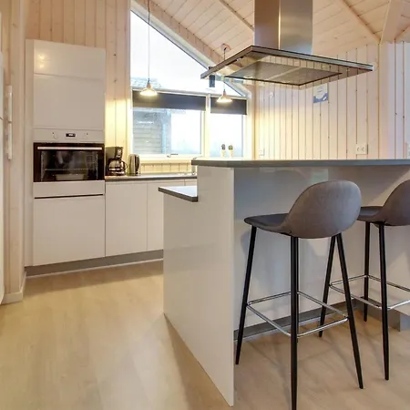 Gertrude - 1-1km To The Fjord By Interhome